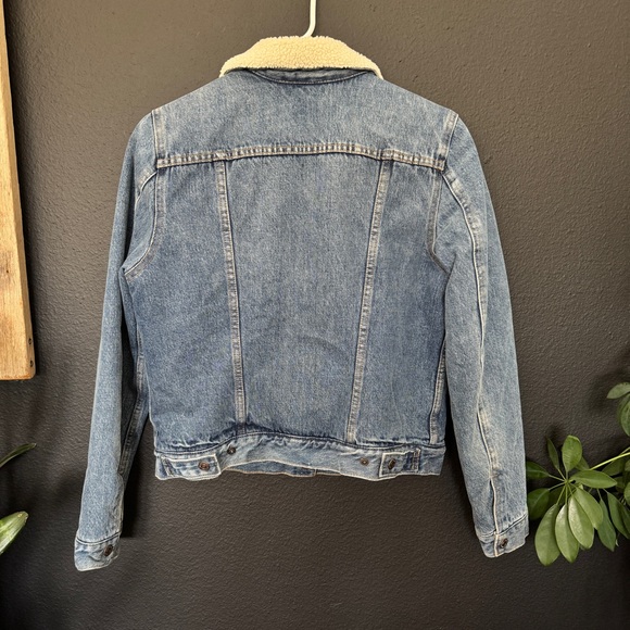 Levi's Sherpa Trucker Jacket - Picture 3 of 4